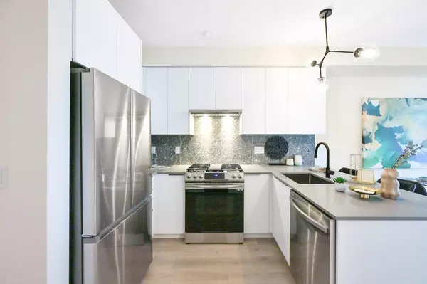 Langley, BC V2Y 3X1,7920 206 ST #315