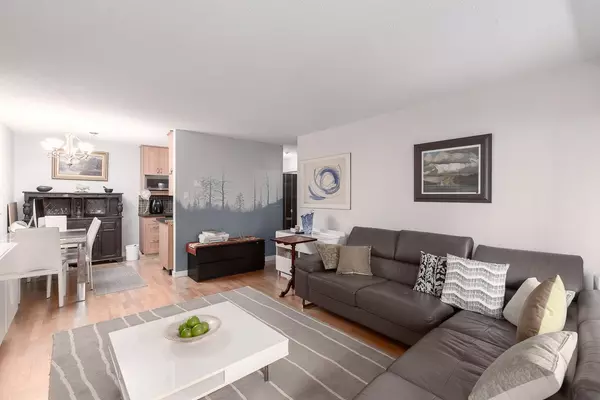 North Vancouver, BC V7M 2N1,1345 Chesterfield AVE #304