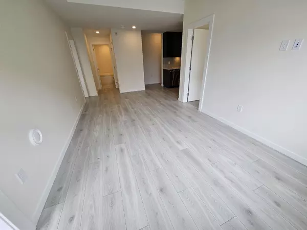 Langley, BC V2Y 3X1,7920 206 ST #206