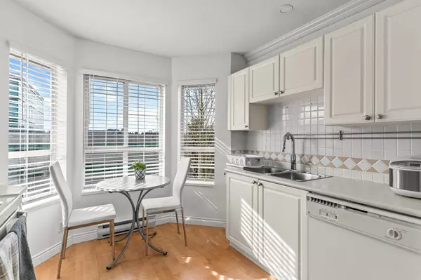 Surrey, BC V3R 0W8,15268 105 AVE #421