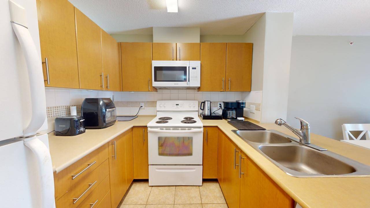 Vancouver, BC V5S 4X7,7088 Mont Royal SQ #418