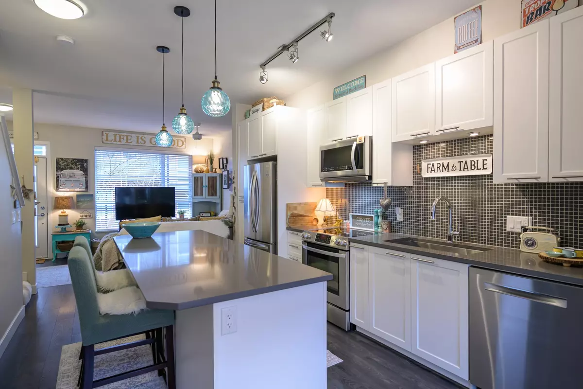 Surrey, BC V3Z 6P4,2228 162 ST #144