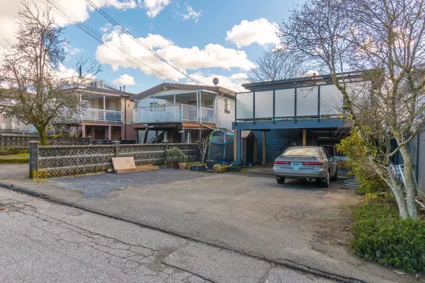 Burnaby, BC V5C 2S3,4847 Frances ST