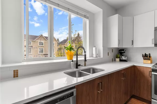 Surrey, BC V3X 0H2,5858 142 ST #15