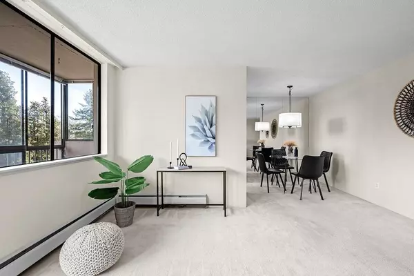 West Vancouver, BC V7T 2N8,555 13th ST #406