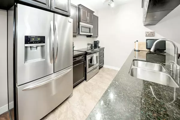 Maple Ridge, BC V2X 6P6,11887 Burnett ST #217