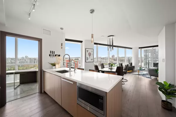 Vancouver, BC V6B 0P4,68 Smithe ST #1809