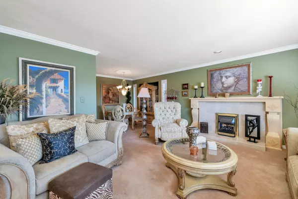 Maple Ridge, BC V2W 1A9,23504 Tamarack LN