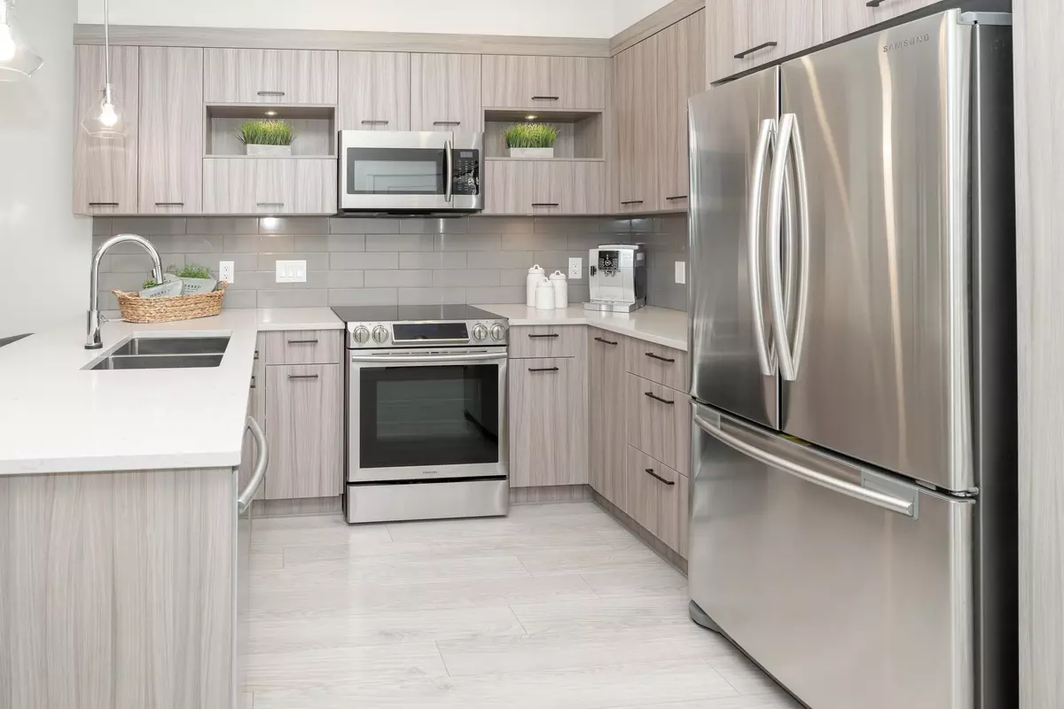 Maple Ridge, BC V2X 6B9,12367 224 ST #201