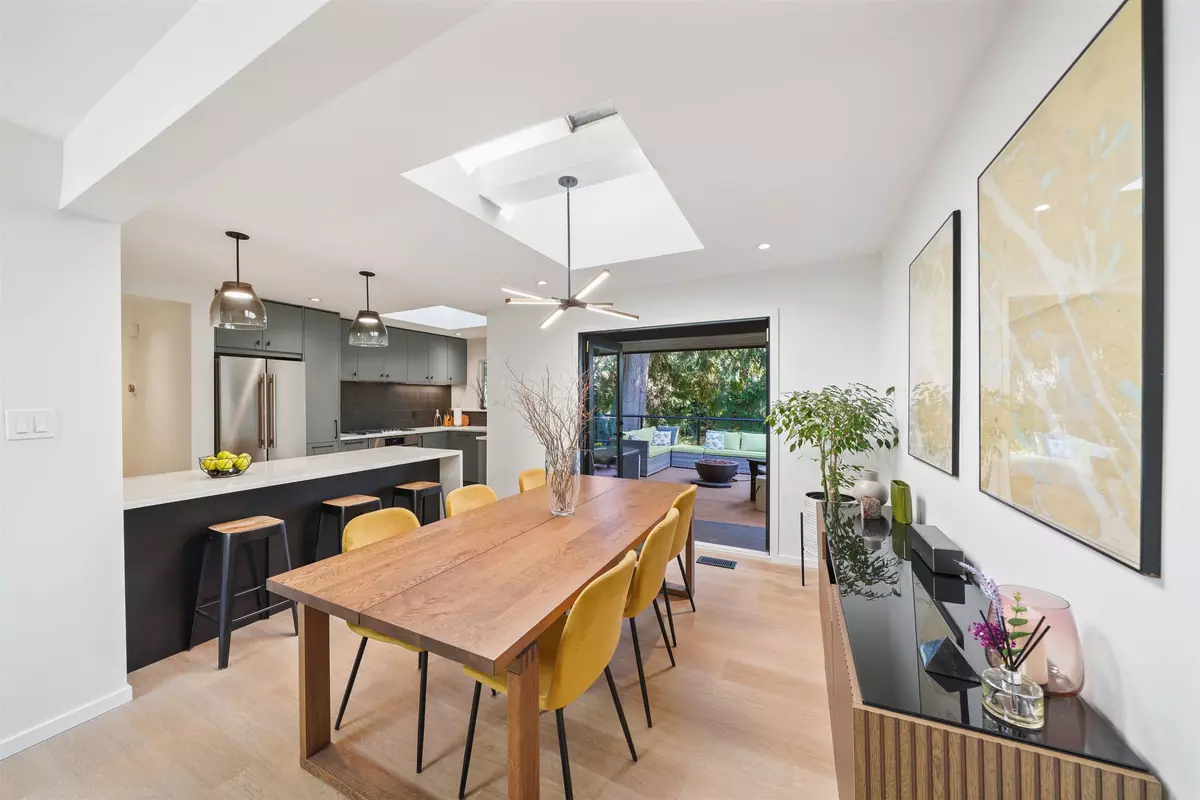 Coquitlam, BC V3C 3M5,2963 The Dell