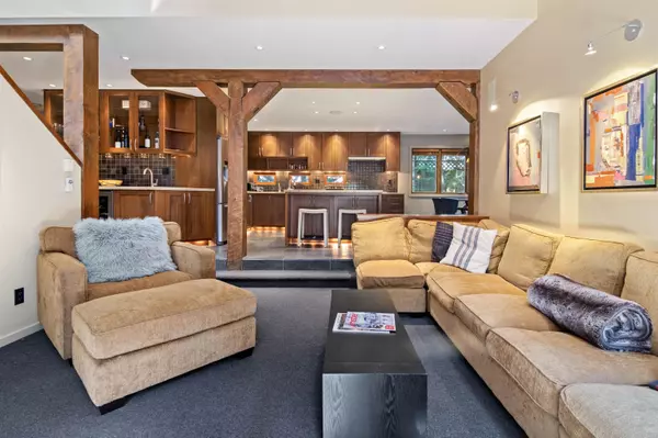 Whistler, BC V8E 0C7,6274 Palmer DR