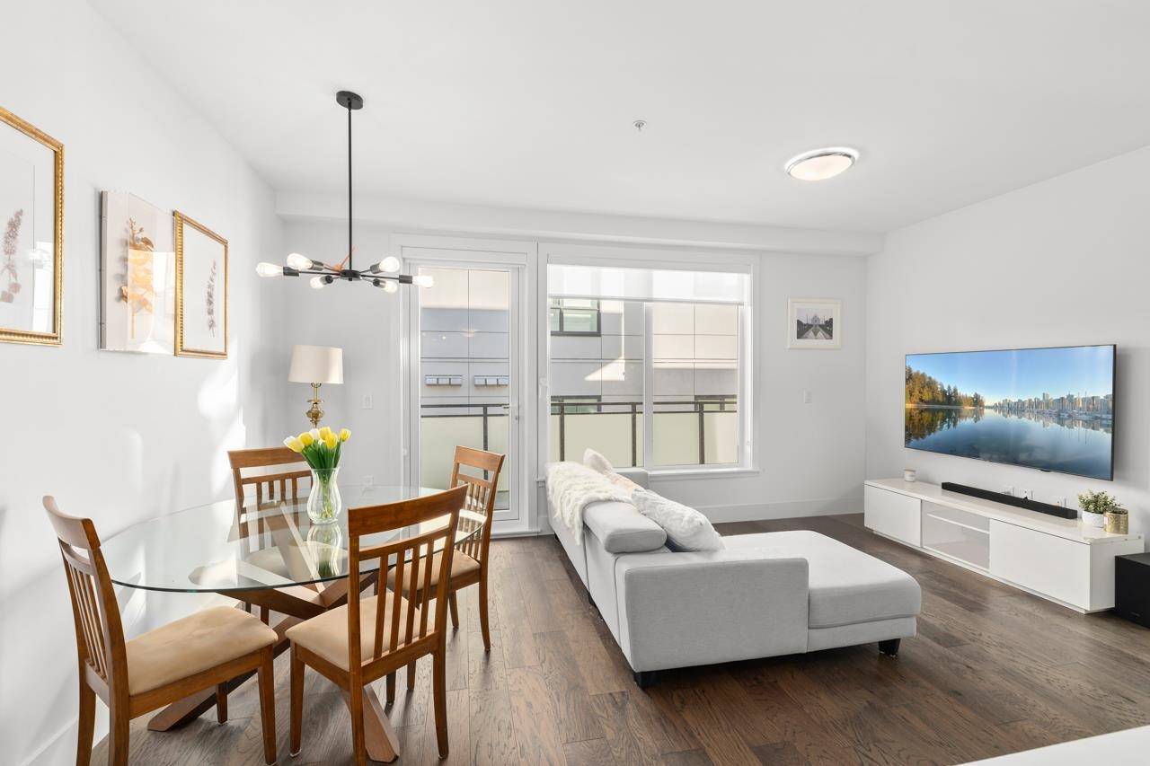 Vancouver, BC V6P 4Z2,7878 Granville ST #305