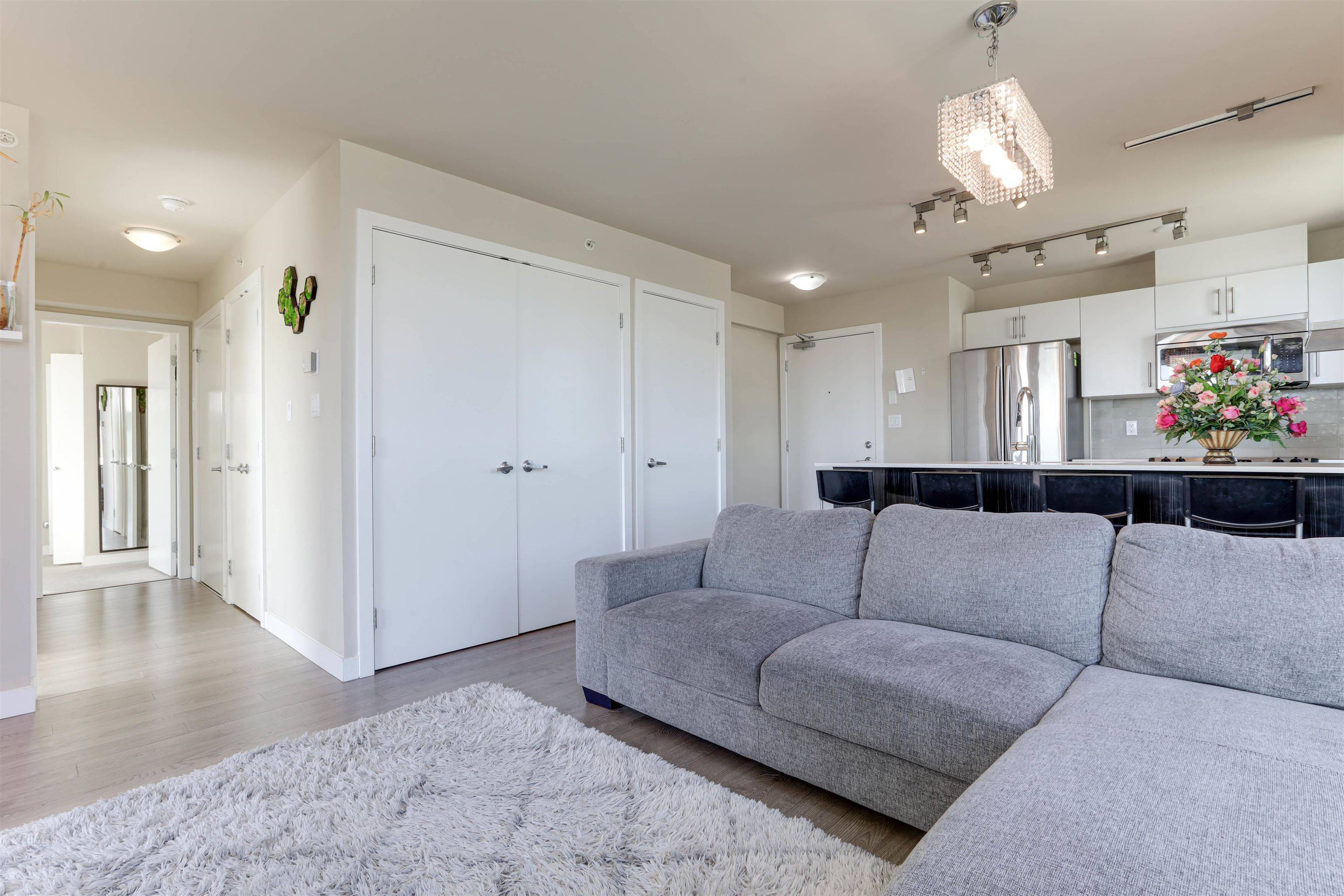 Vancouver, BC V5R 0C3,2689 Kingsway #516