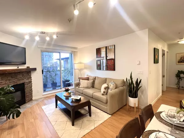 Coquitlam, BC V3B 7W2,1163 The High ST #PH11