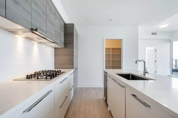 Burnaby, BC V3N 0G9,7388 Kingsway #3202