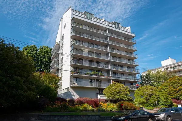 1745 Esquimalt AVE #501, West Vancouver, BC V7V 1R7