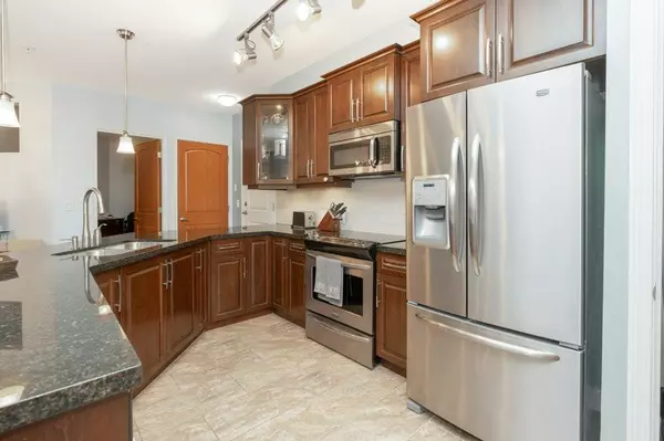 Maple Ridge, BC V2X 6P6,11887 Burnett ST #303