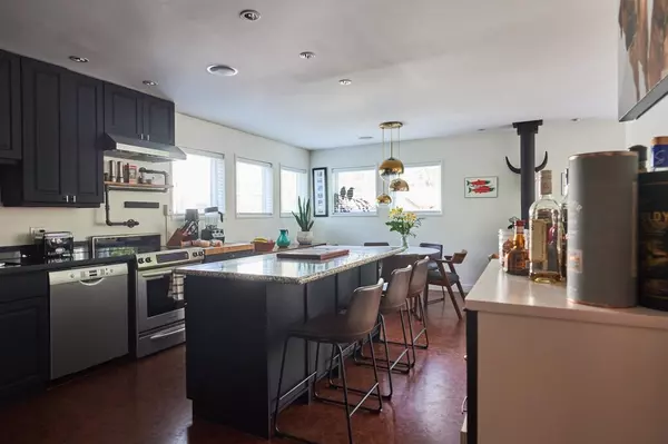 Whistler, BC V8E 0C5,6307 Lorimer RD