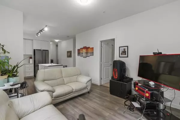 Surrey, BC V4N 6W9,15825 85 AVE #108