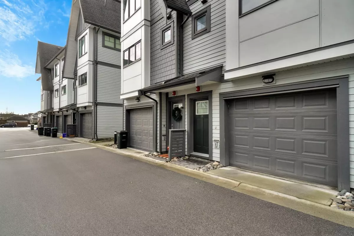 Pitt Meadows, BC V3Y 0G6,19451 Sutton AVE #23