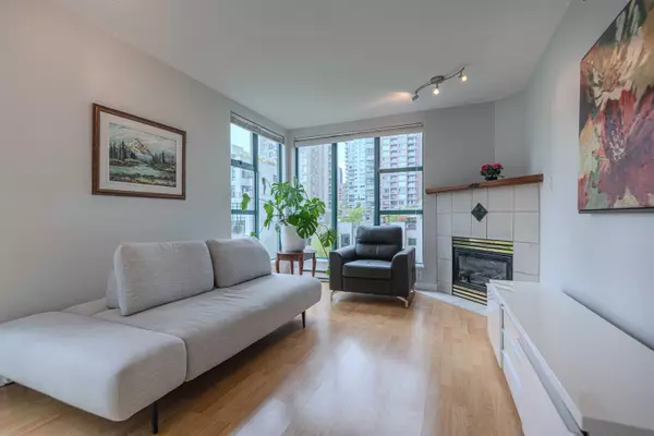 Vancouver, BC V6B 2W6,939 Homer ST #709