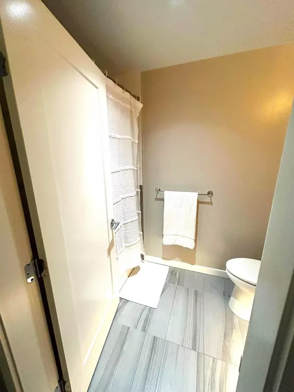 Langley, BC V2Y 0L4,20211 66 AVE #E306