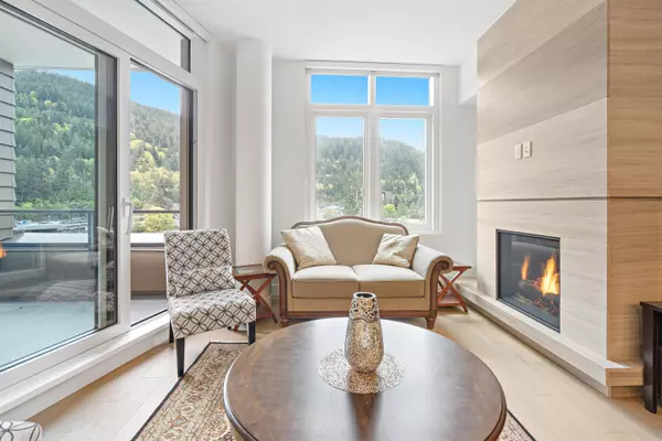 West Vancouver, BC V7W 2B2,6687 Nelson AVE #602