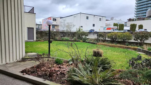 White Rock, BC V4B 4A4,1521 George ST #605