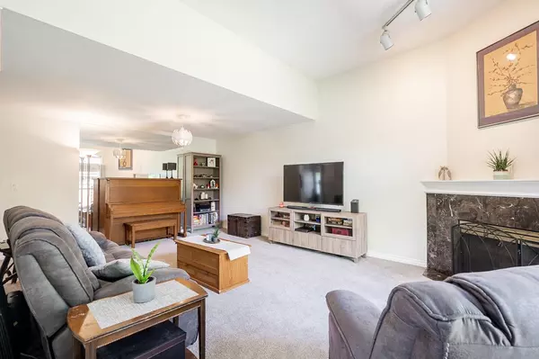 Surrey, BC V3W 3R4,8257 121a ST #1