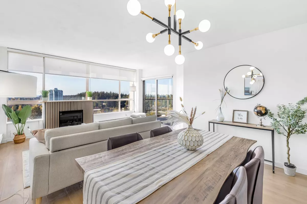 Surrey, BC V3R 0M5,14881 103a AVE #1804