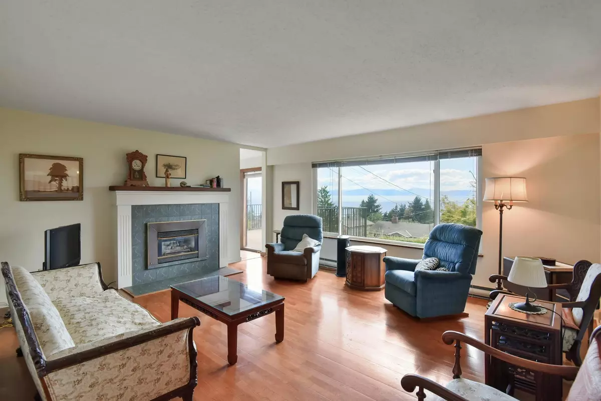 Sechelt, BC V7Z 0B7,4938 Laurel AVE