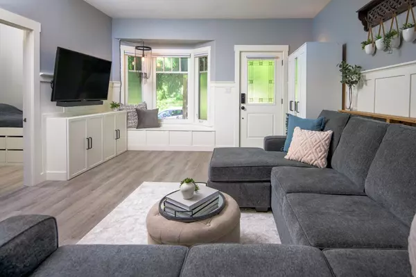 New Westminster, BC V3M 1S2,1010 Cornwall ST