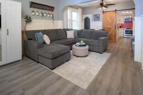 New Westminster, BC V3M 1S2,1010 Cornwall ST