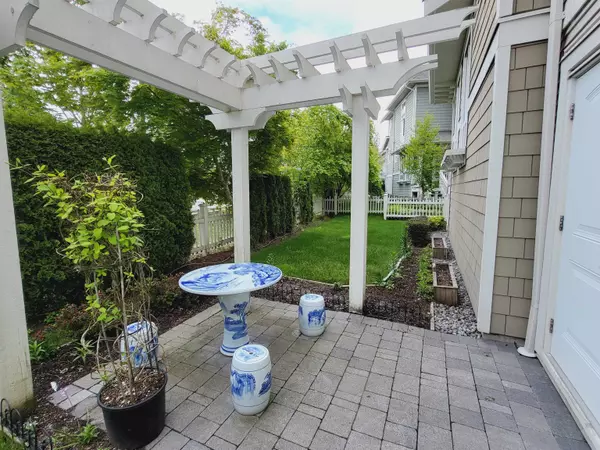 Delta, BC V4K 0C3,5510 Admiral WAY #42