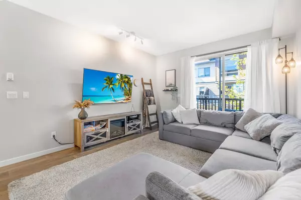 Surrey, BC V4N 6M7,8473 163 ST #94