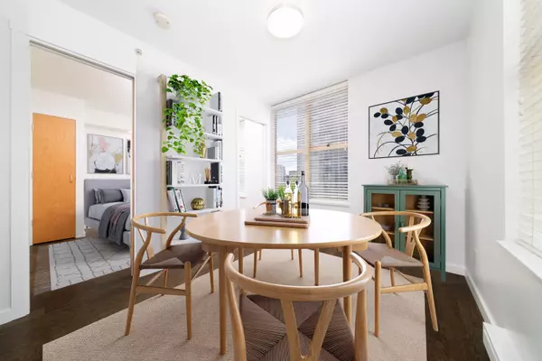 Vancouver, BC V6B 6R6,989 Richards ST #702