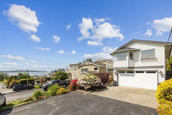 White Rock, BC V4B 4W5,963 Habgood ST