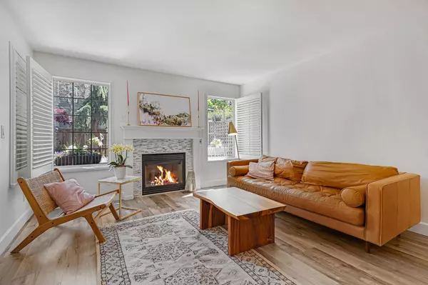 White Rock, BC V4B 4C3,1488 Merklin ST #104