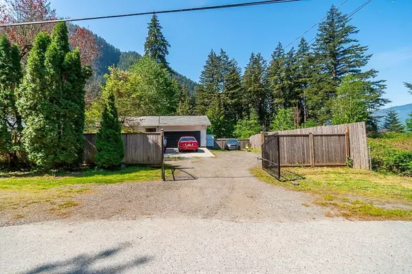 Hope, BC V0X 1L2,63490 Yale RD