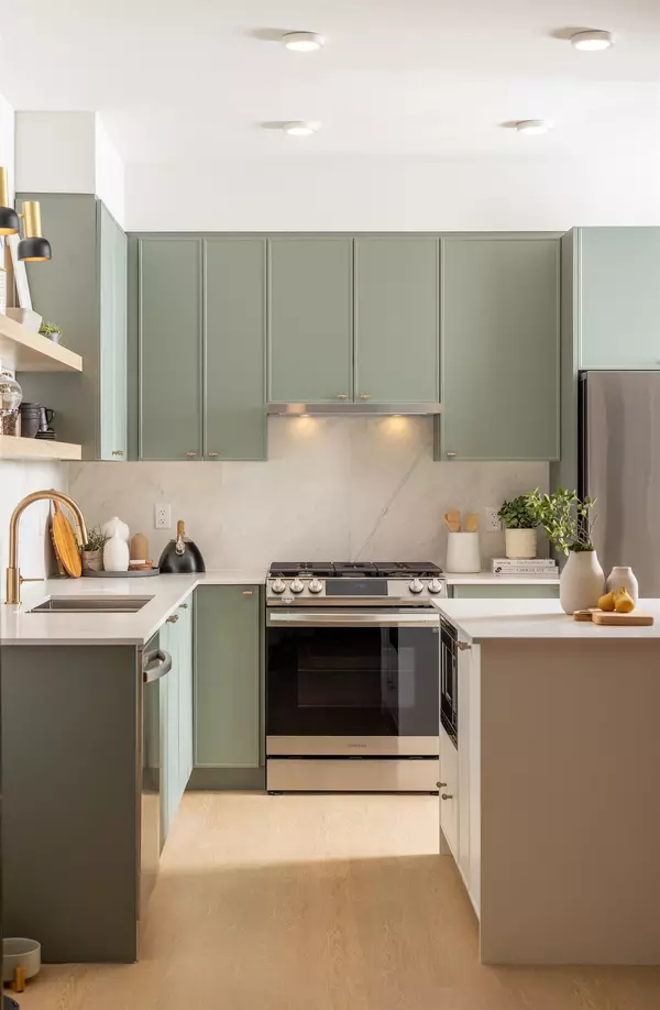 Coquitlam, BC N0N 0N0,209 Lebleu ST #106