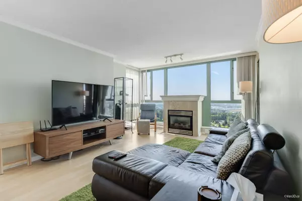 Burnaby, BC V5E 4M9,6659 Southoaks CRES #2003