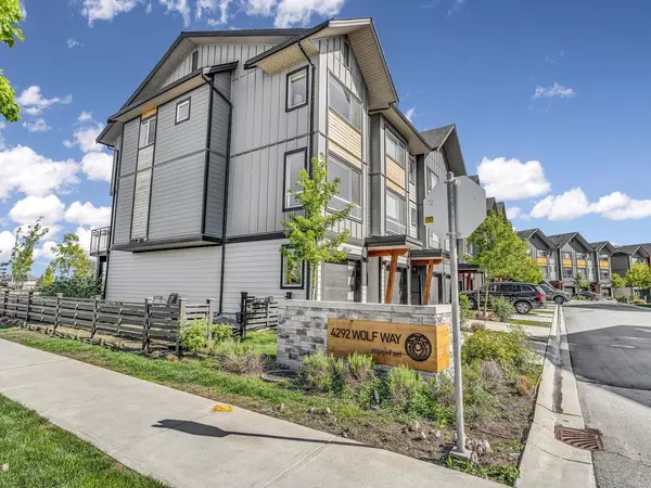 Tsawwassen, BC V4M 0E1,4292 Wolf WAY #1