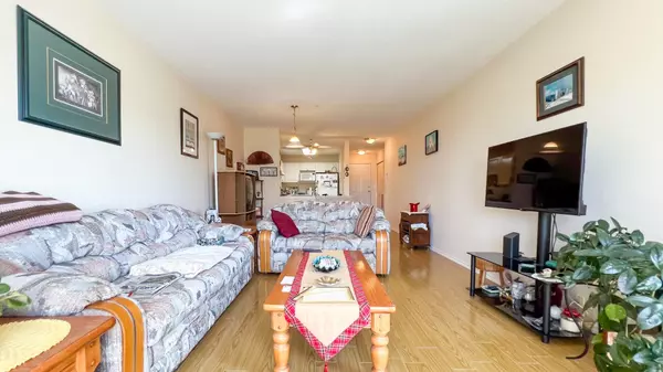 Langley, BC V3A 1W1,5499 203 ST #407