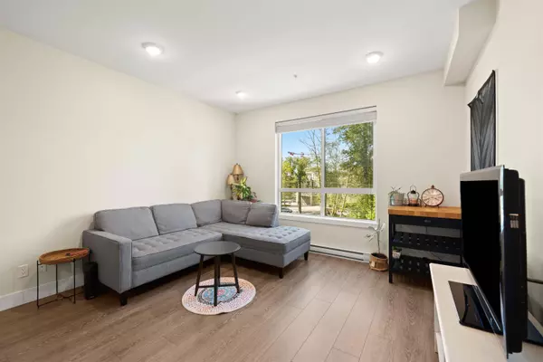 Surrey, BC V3R 0G2,15351 101 AVE #315