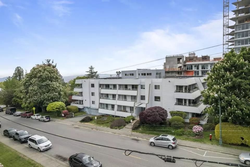 White Rock, BC V4B 4A1,1341 George ST #104