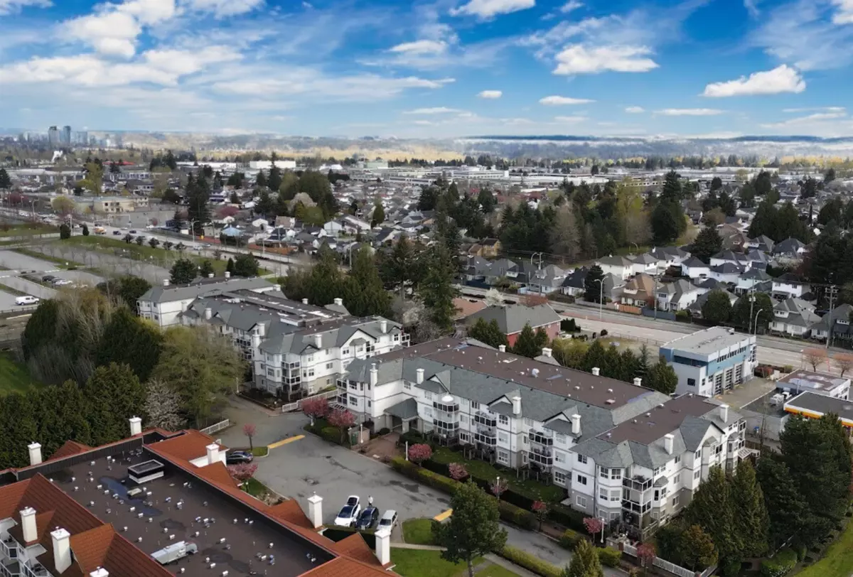 Surrey, BC V3W 2M7,12769 72 AVE #305