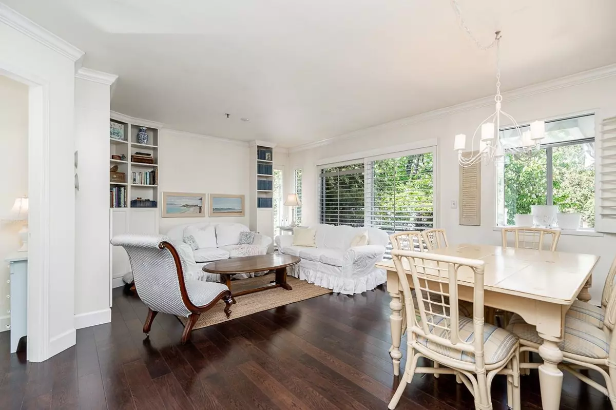 West Vancouver, BC V7V 1K3,2130 Marine DR #17