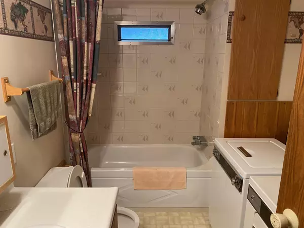 Surrey, BC V4A 4X4,1840 160 ST #121