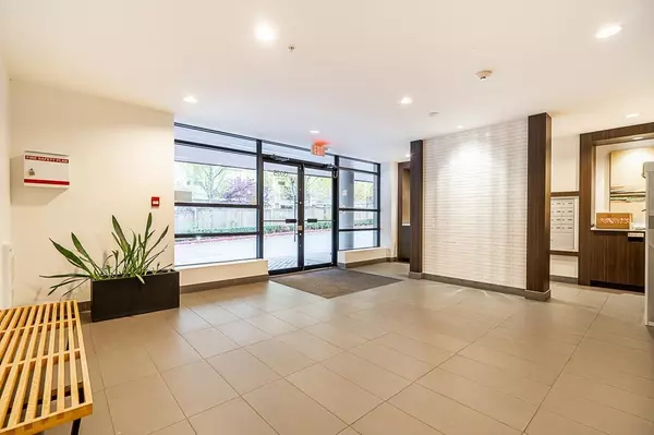 Surrey, BC V3T 4E6,13925 Fraser HWY #213