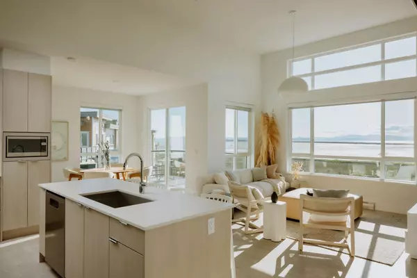 Tsawwassen, BC V4M 0G4,2499 Rabbit DR #426